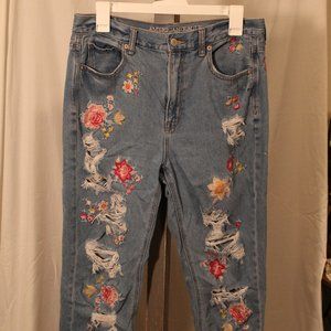 American Eagle Mom Jean - Embroidered